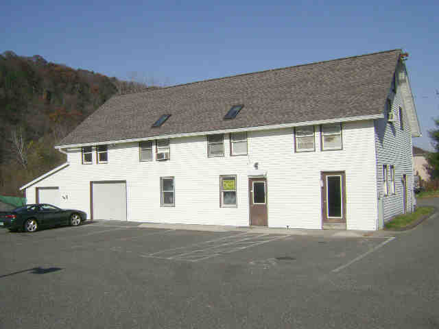 Building photograph for 568 DANBURY RD